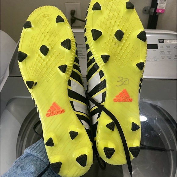 Adidas Men's Yellow and Black Striped Soccer Shoes Size 11 1/2 - Picture 6 of 6